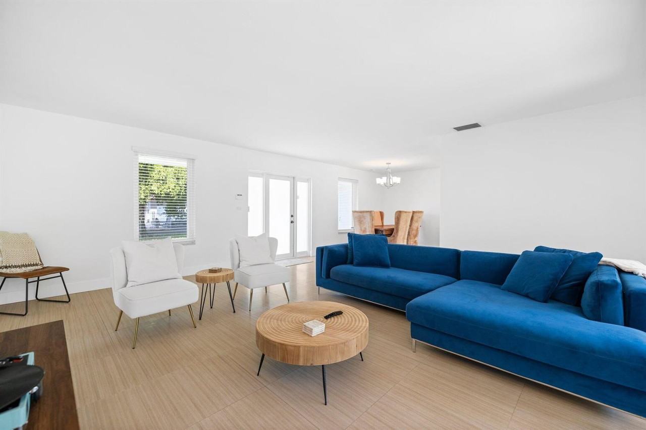 811 Capri St - Photo 7 of 8