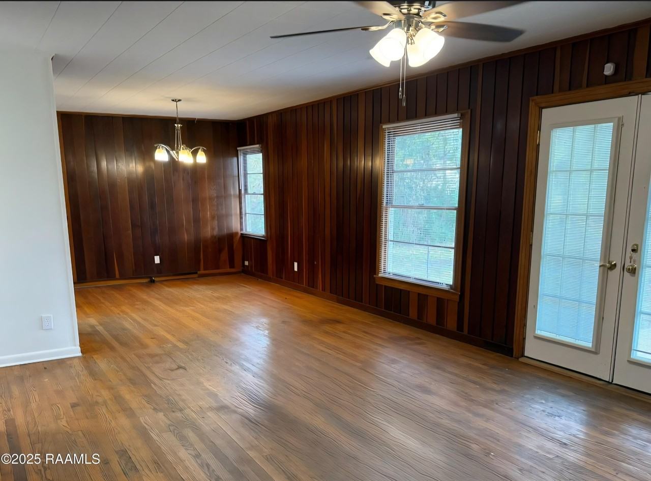 2418 N University Ave - Photo 2 of 17