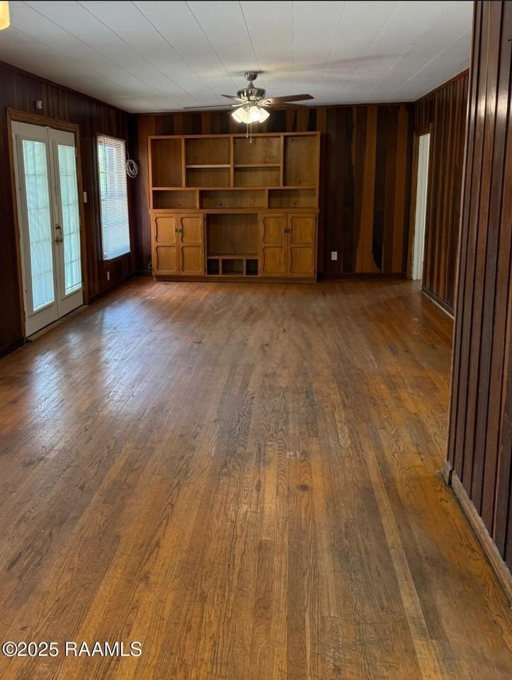 2418 N University Ave - Photo 3 of 17