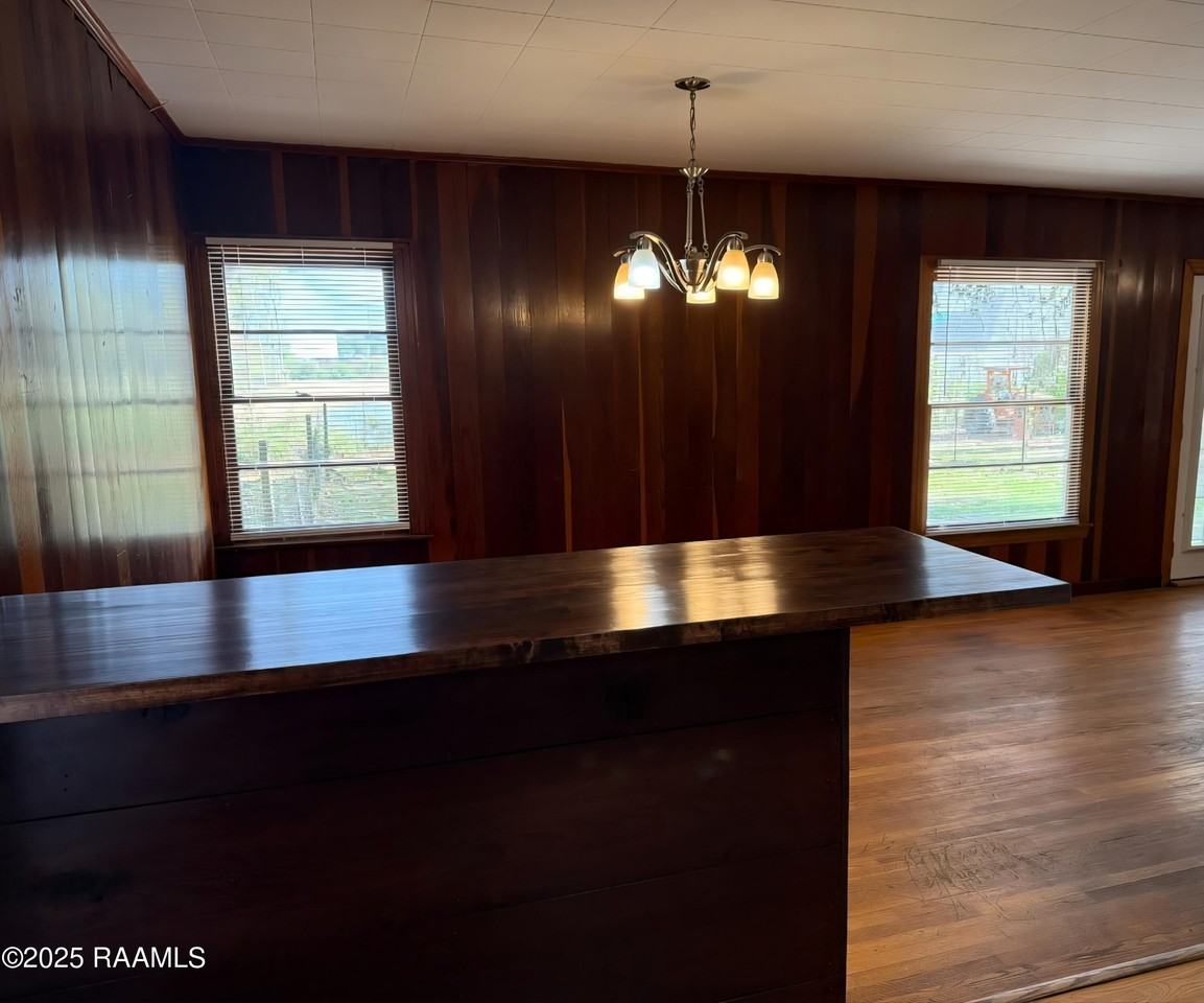 2418 N University Ave - Photo 4 of 17