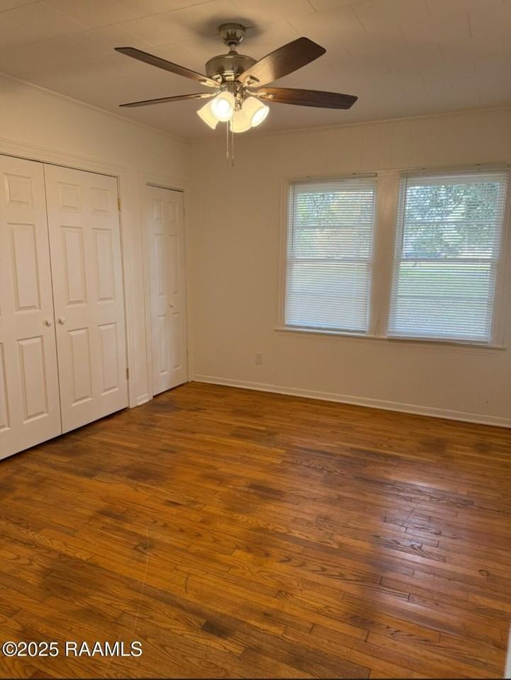 2418 N University Ave - Photo 6 of 17