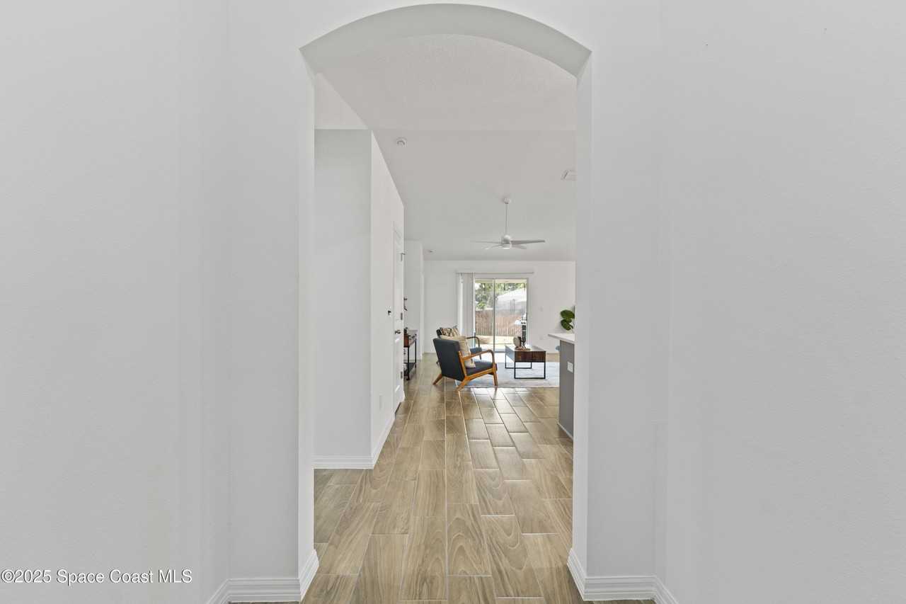 1938 Jupiter Blvd Sw - Photo 3 of 20