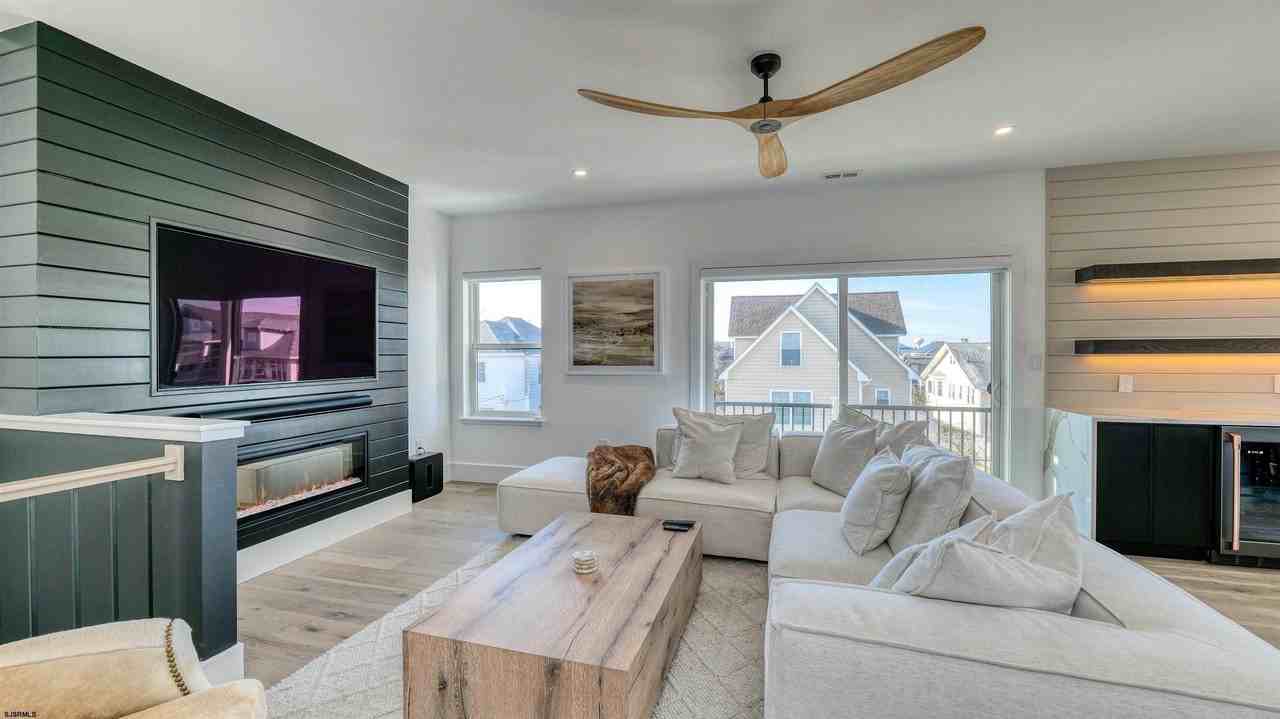 107 N New Haven Ave - Photo 5 of 29