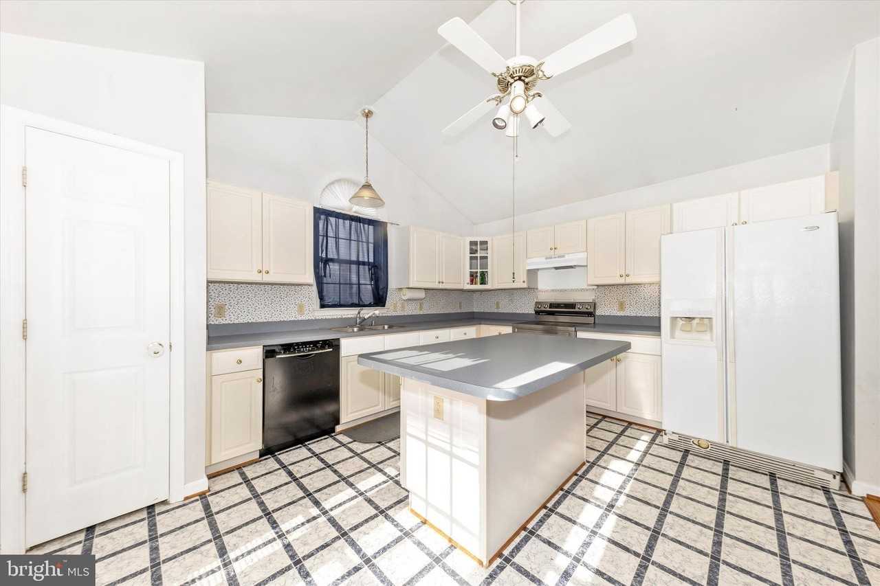 105 Ridge Avenue - Photo 4 of 45