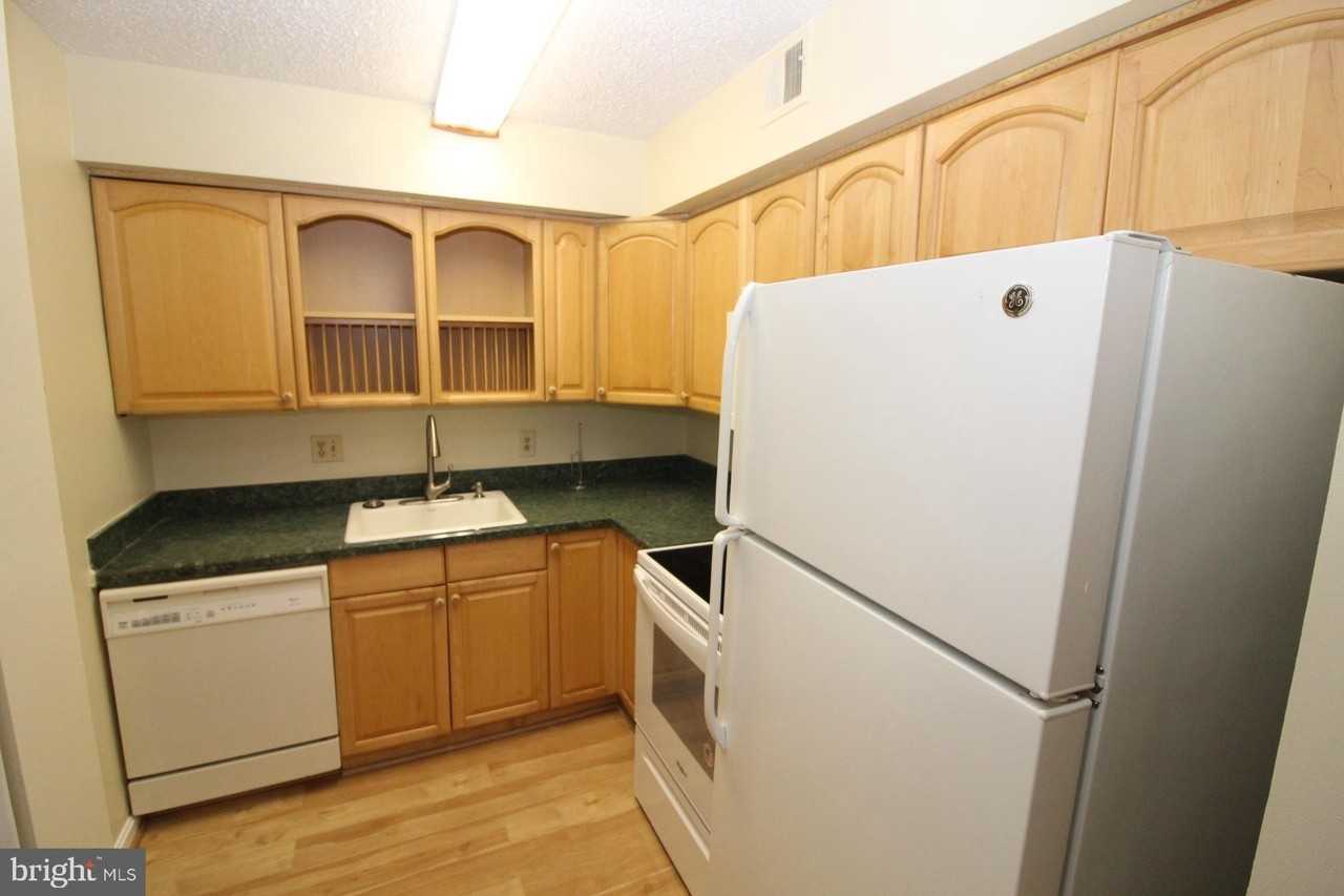 8600 Village Square #A - Photo 5 of 12