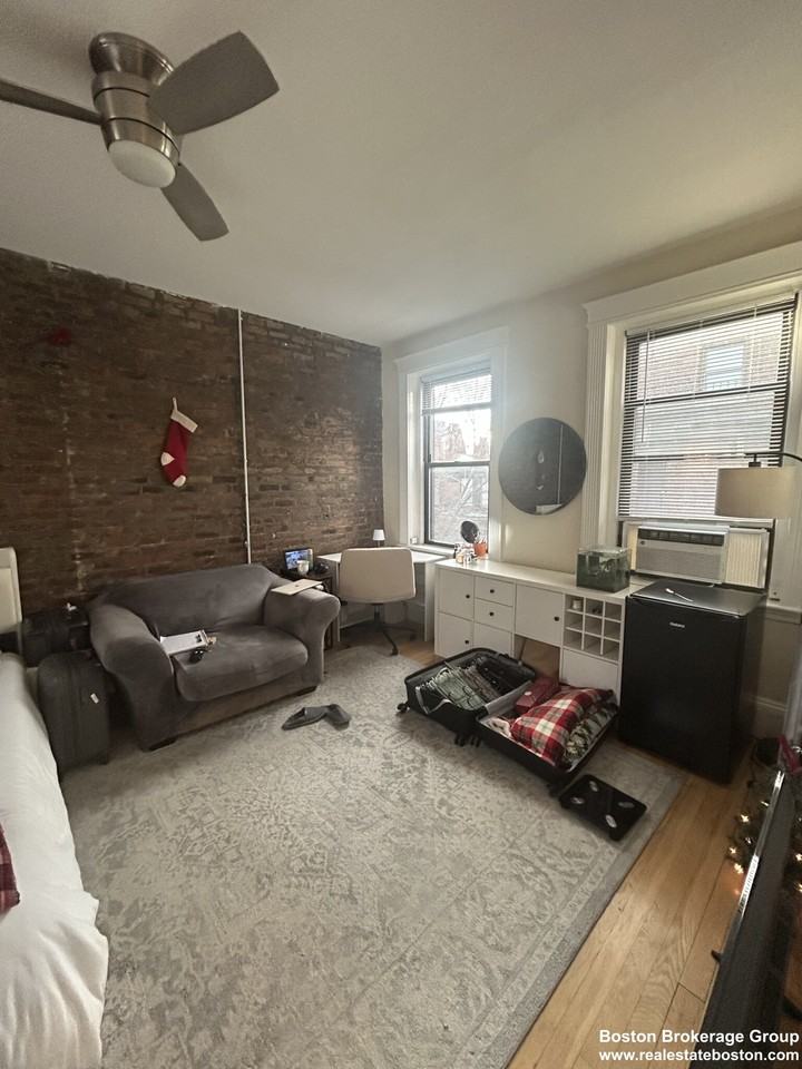 42 Hemenway St #22 - Photo 5 of 15