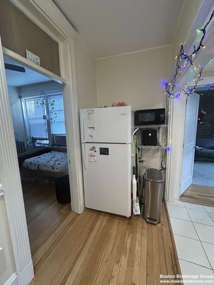 42 Hemenway St #22 - Photo 3 of 15