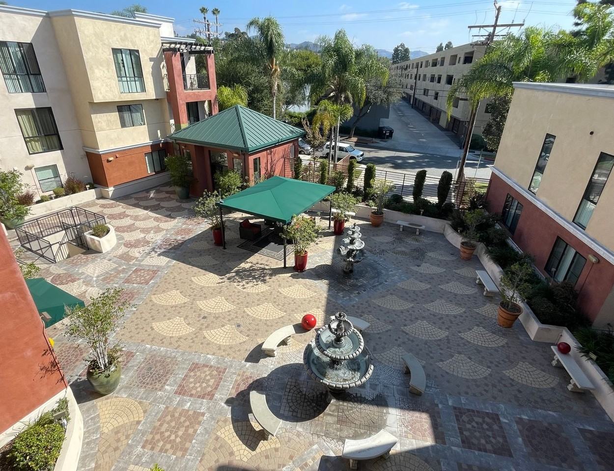 105 - Adams Place - Photo 2 of 33