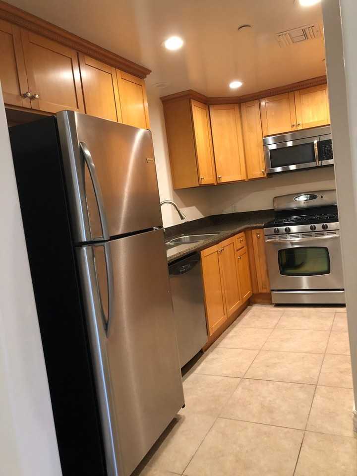 105 - Adams Place - Photo 5 of 33