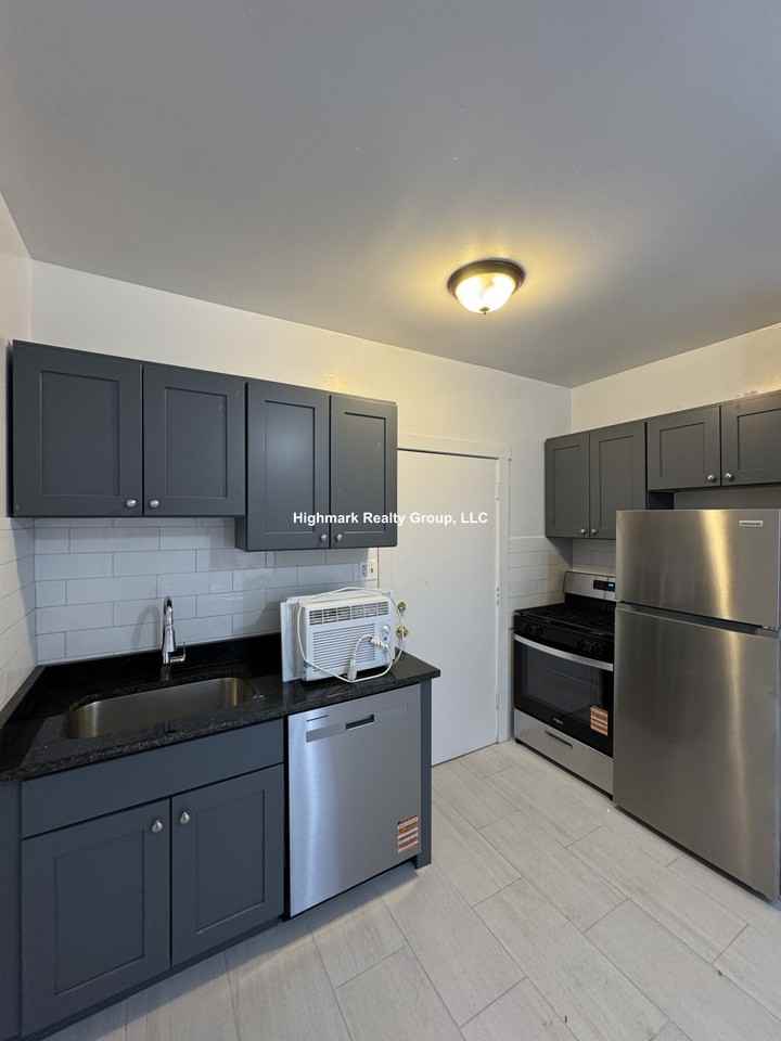 1319 W Estes Ave #22 - Photo 2 of 11