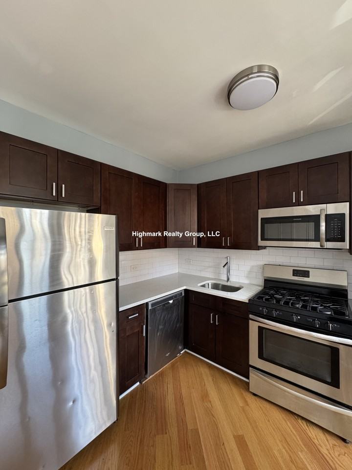 1640 W Pratt Blvd #3D