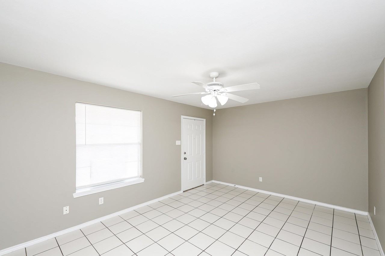 8911 Mcpherson Road - Photo 7 of 28