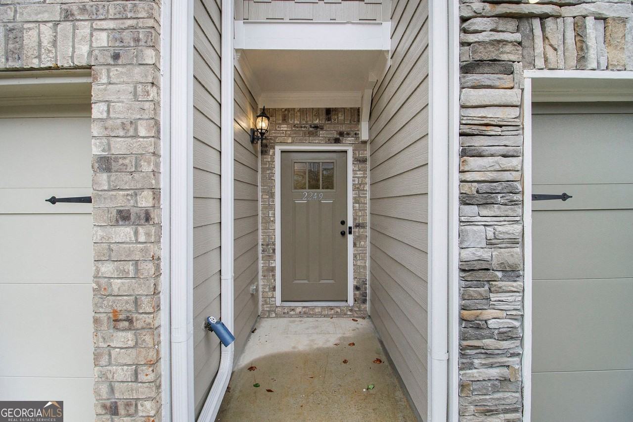 2249 Mulsanne Dr - Photo 2 of 30