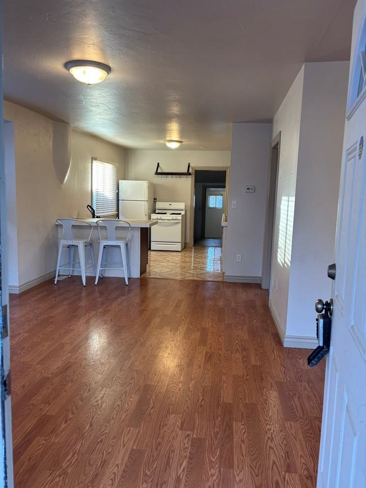 612 South Harmony Court - Photo 3 of 50