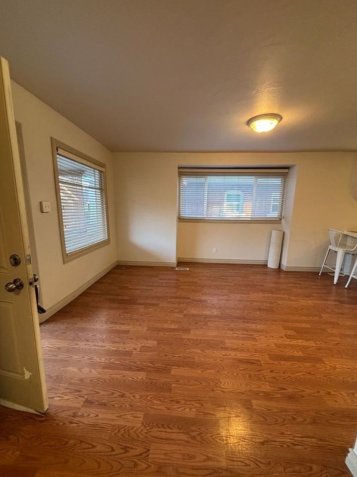 612 South Harmony Court - Photo 5 of 50