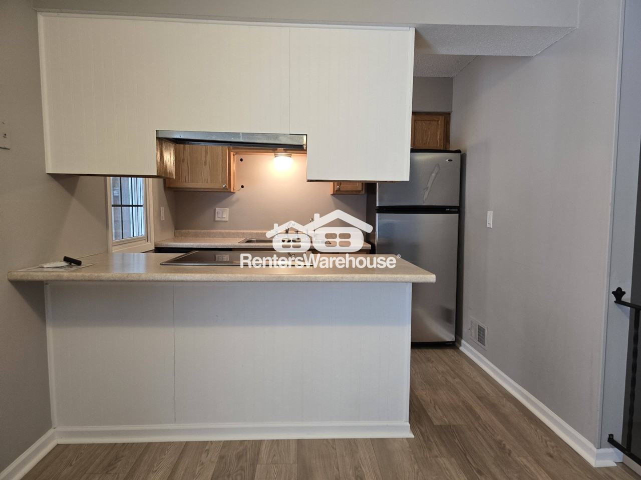 5580 Shorewood Ln - Photo 4 of 17