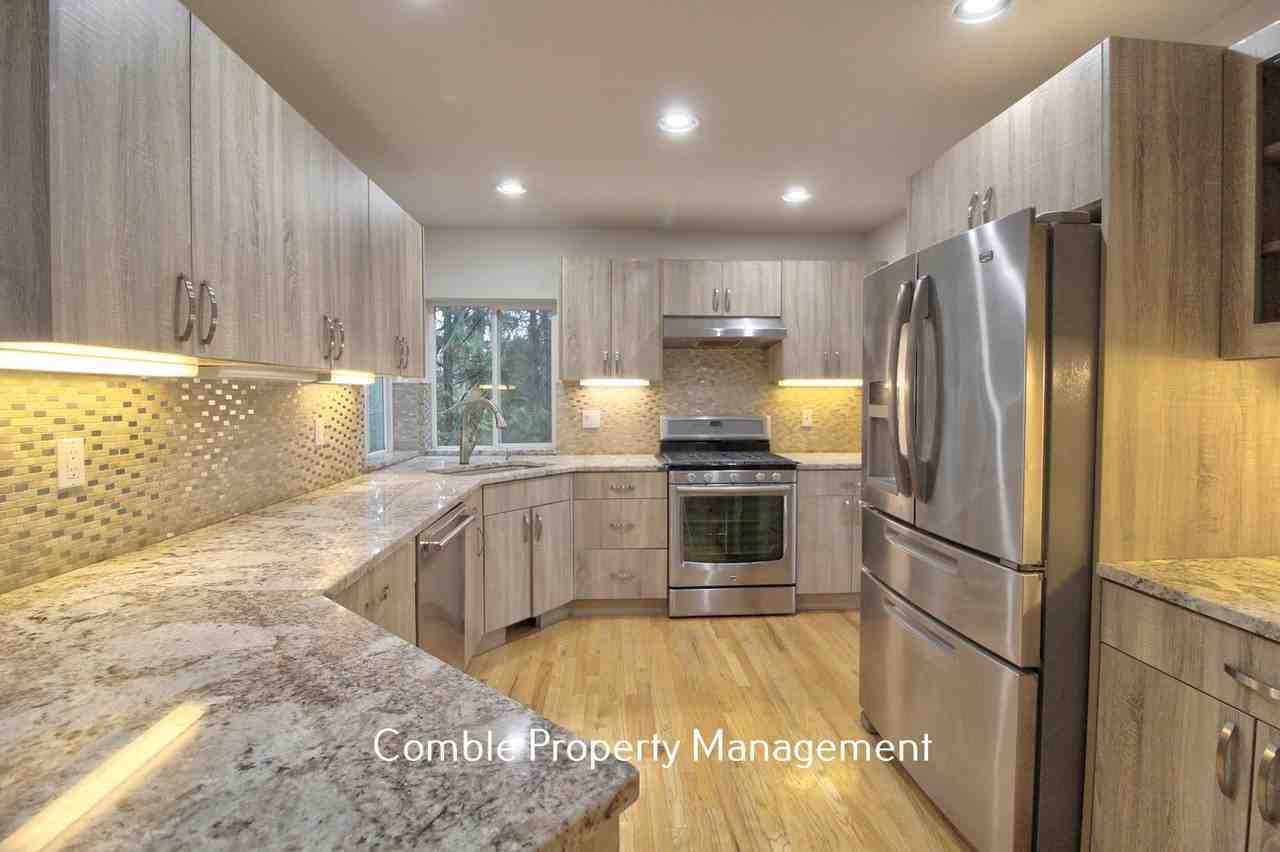 23228 Ne 21st Pl - Photo 2 of 17