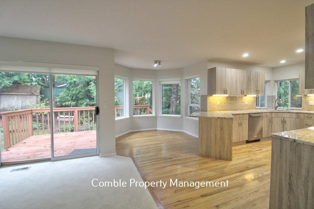 23228 Ne 21st Pl - Photo 4 of 17