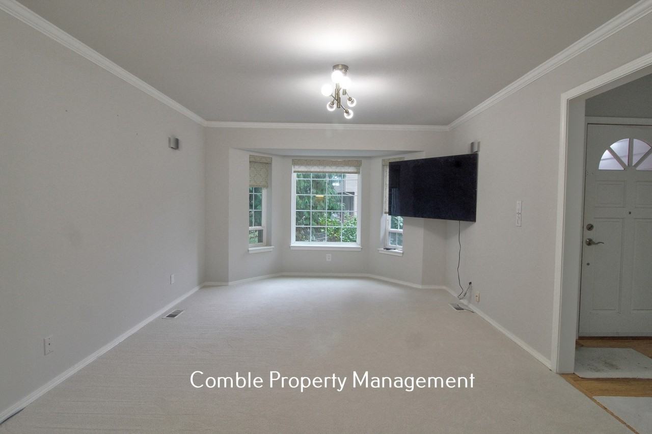 23228 Ne 21st Pl - Photo 7 of 17