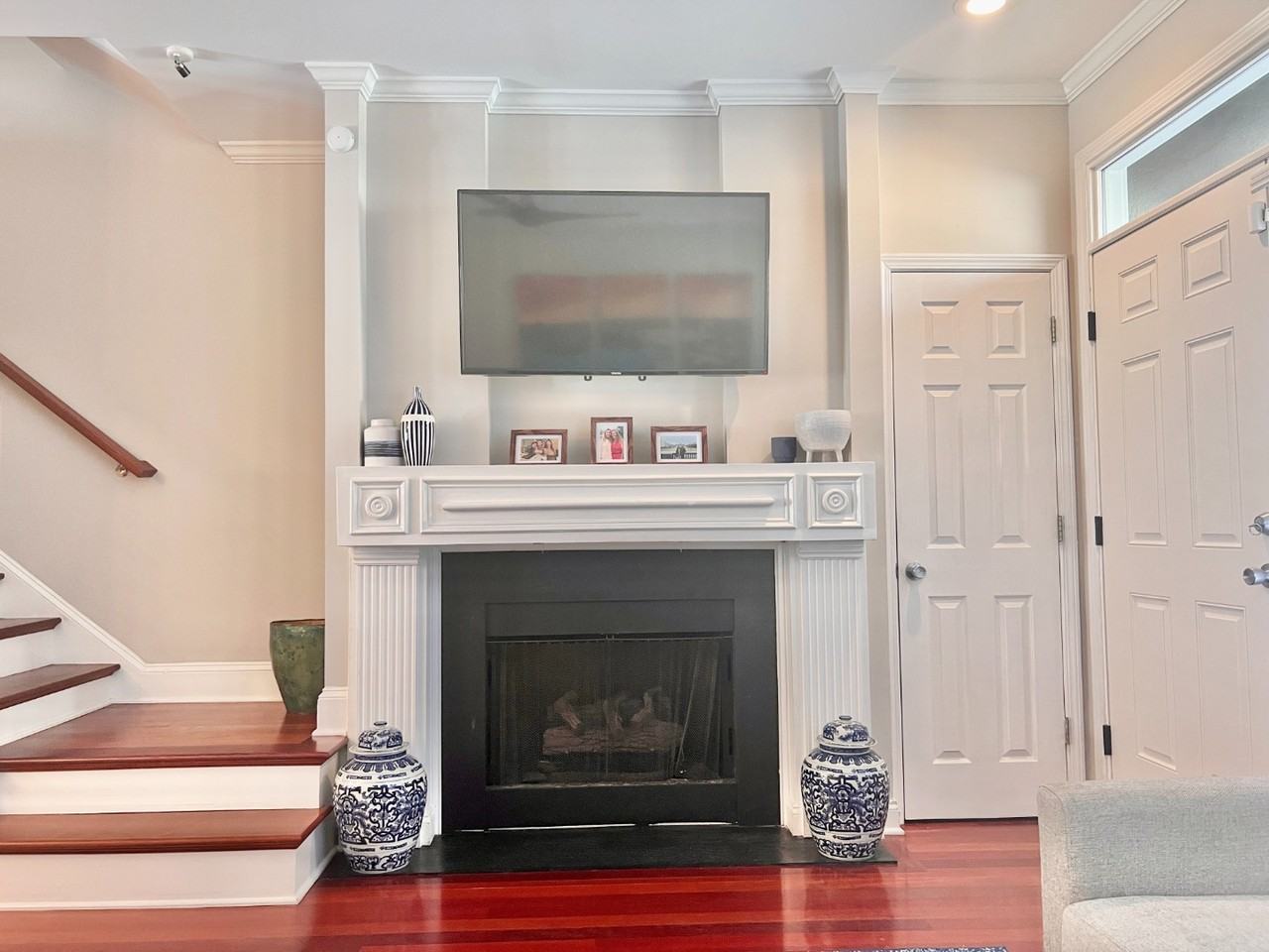 833 W 4th St - Photo 5 of 34