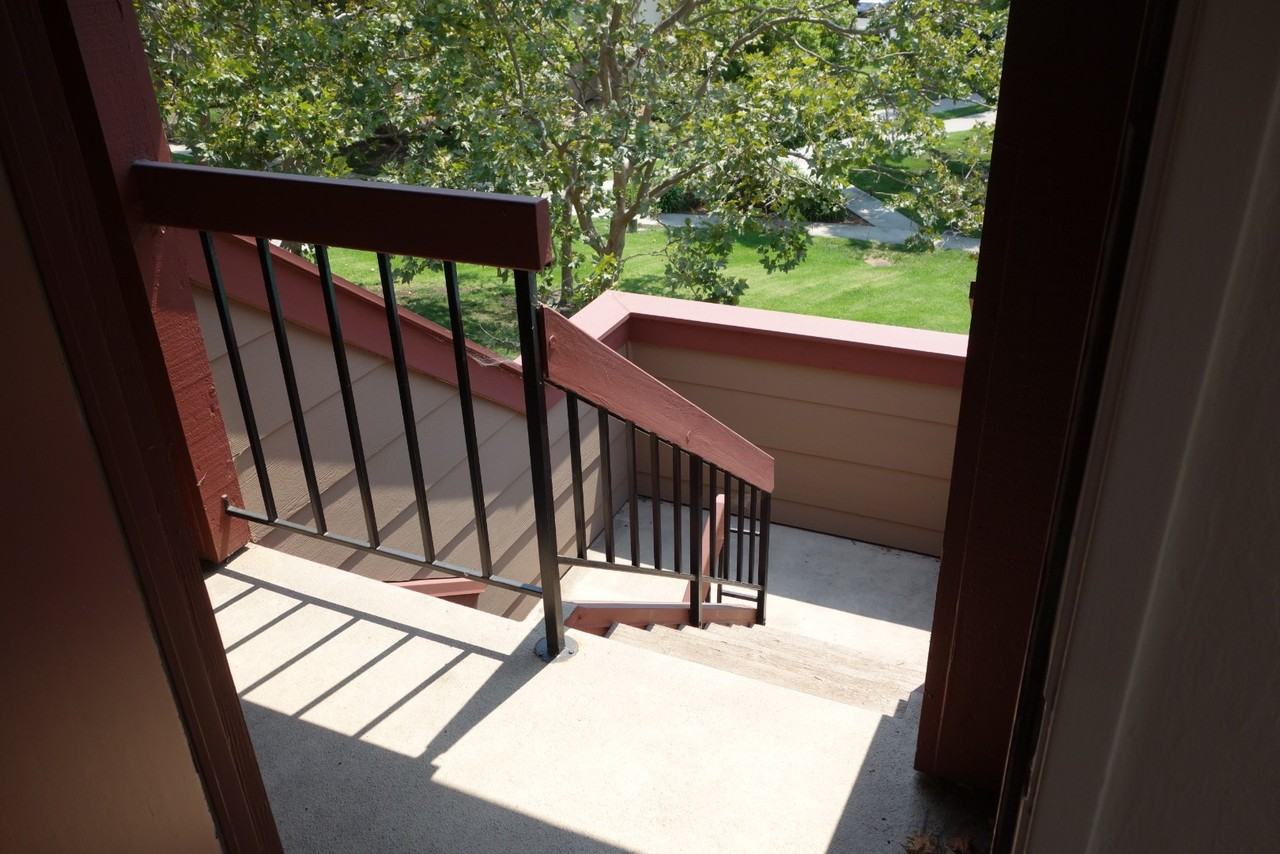 215 East Warren Common - Photo 2 of 29