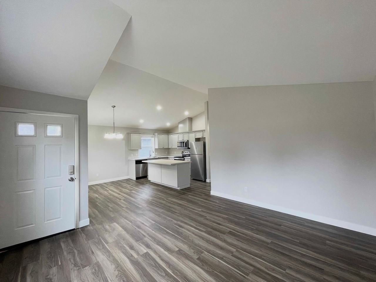 738 2nd Ave N - Photo 2 of 11