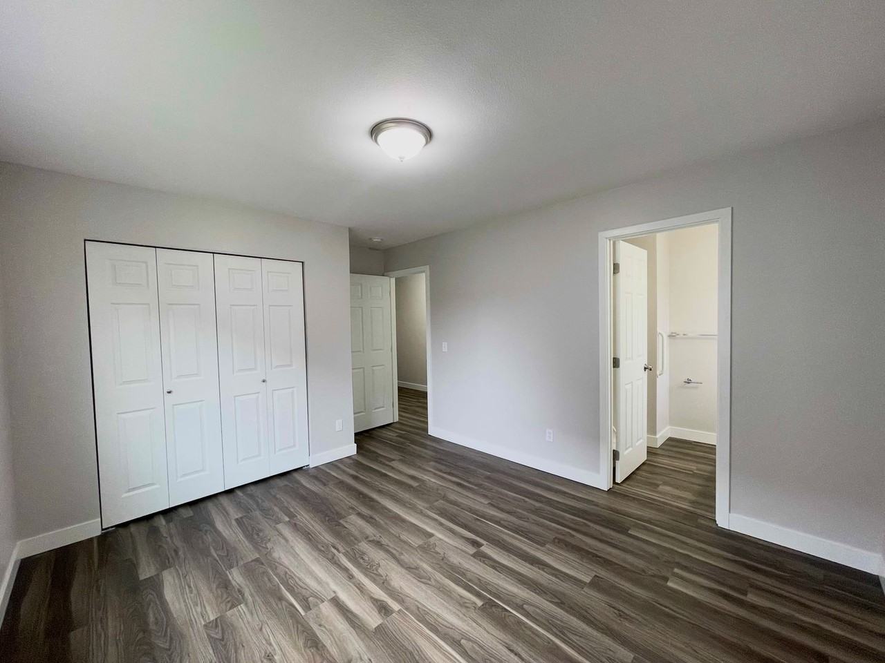 738 2nd Ave N - Photo 6 of 11