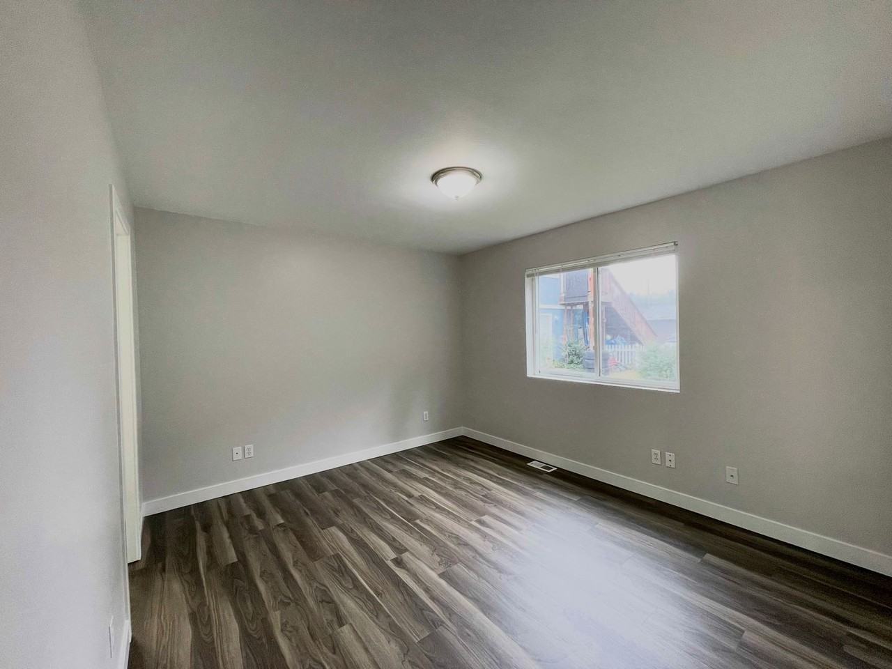 738 2nd Ave N - Photo 7 of 11