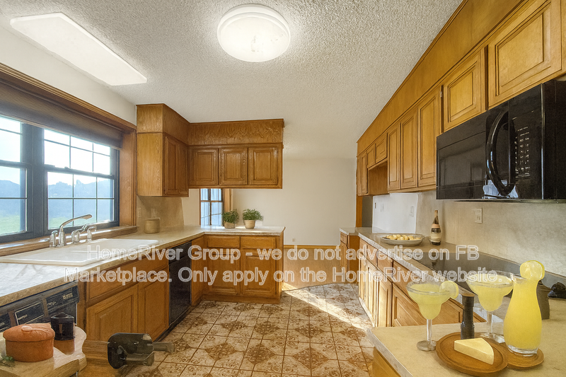 4609 E 119th St - Photo 4 of 29
