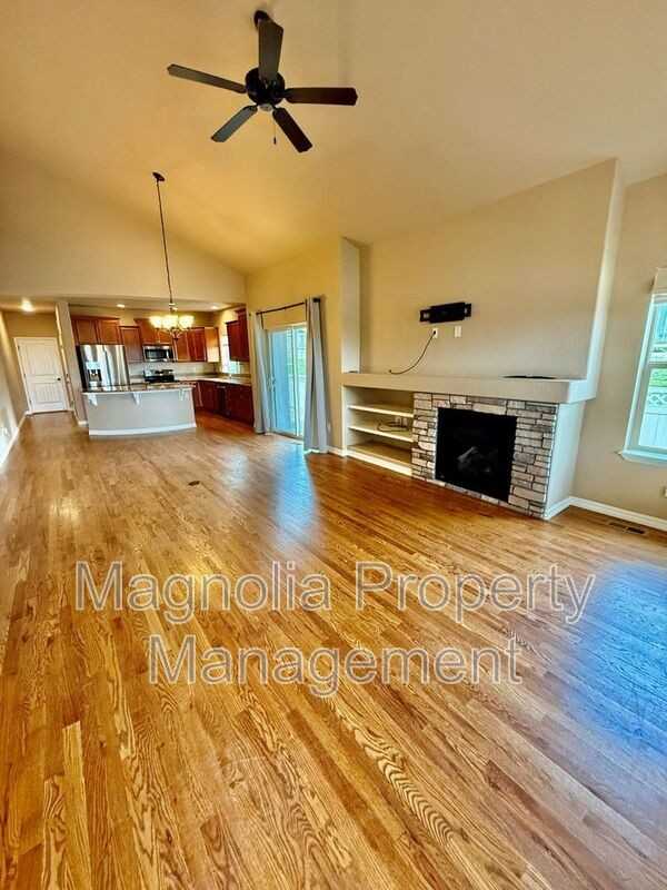 9916 Wolf Lake Dr - Photo 3 of 19