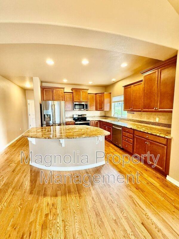 9916 Wolf Lake Dr - Photo 4 of 19