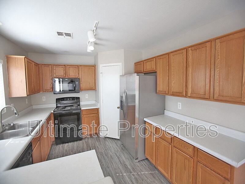 12301 W Columbine Dr - Photo 4 of 12