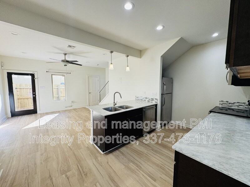 113 Bayou St #115 - Photo 5 of 26