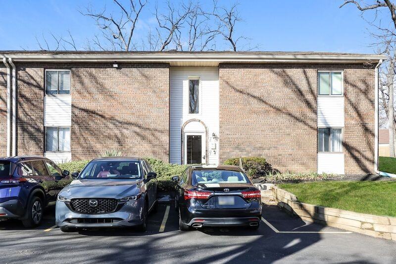 25 Kings Court #25 - Photo 2 of 16