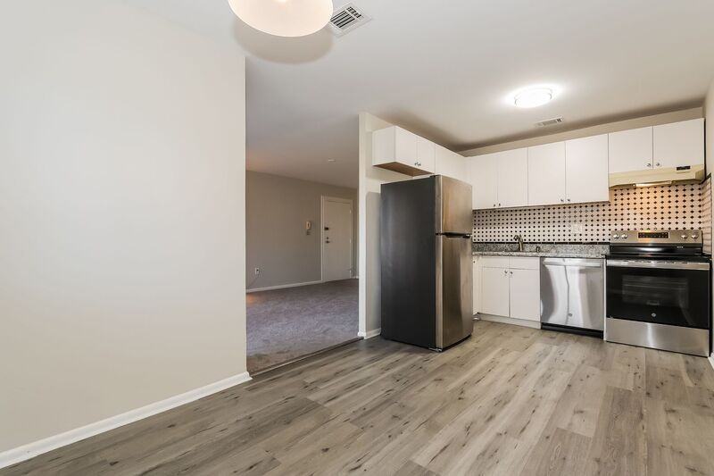 25 Kings Court #25 - Photo 6 of 16