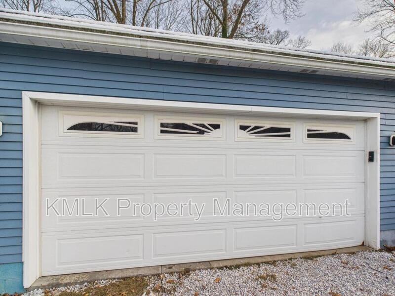 5743 Brookwood Dr - Photo 3 of 50