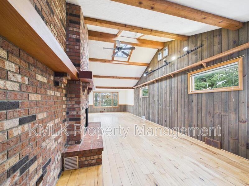 5743 Brookwood Dr - Photo 7 of 50