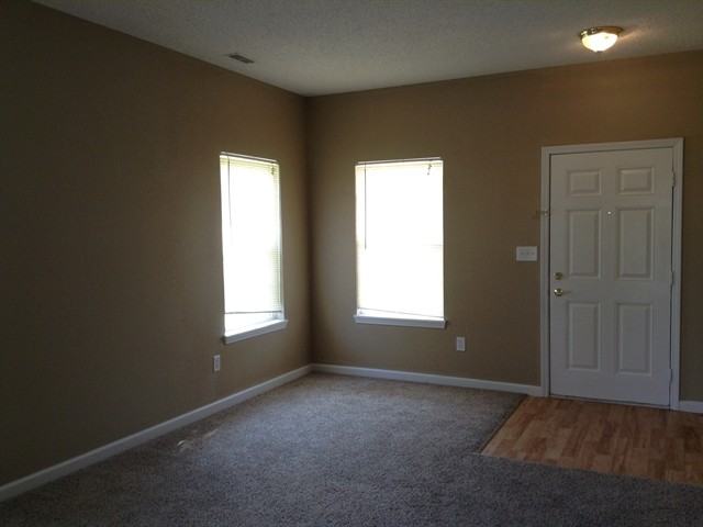 2416 Meadow Bend Dr - Photo 2 of 19