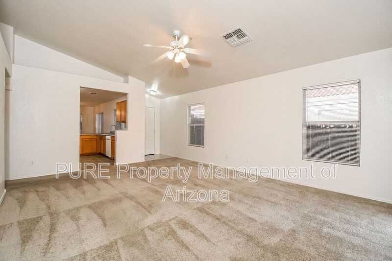 930 E Monterey St - Photo 3 of 16