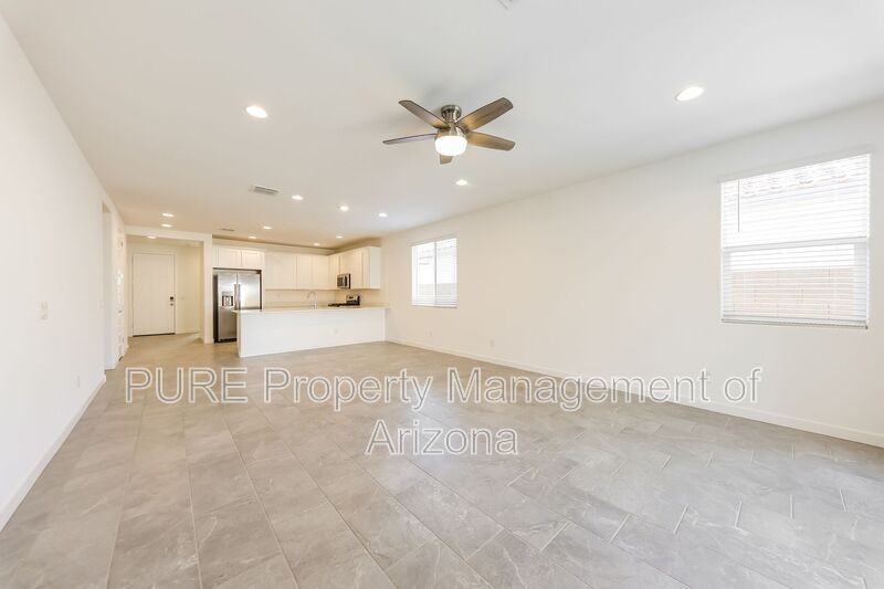 9636 W Avalon Dr - Photo 3 of 19