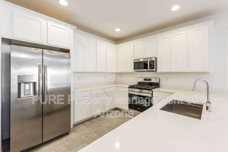 9636 W Avalon Dr - Photo 5 of 19