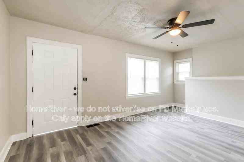 1529 Larchmont Ave - Photo 3 of 19