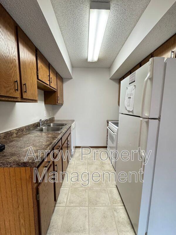 3405 Holdrege Street #304 - Photo 6 of 12