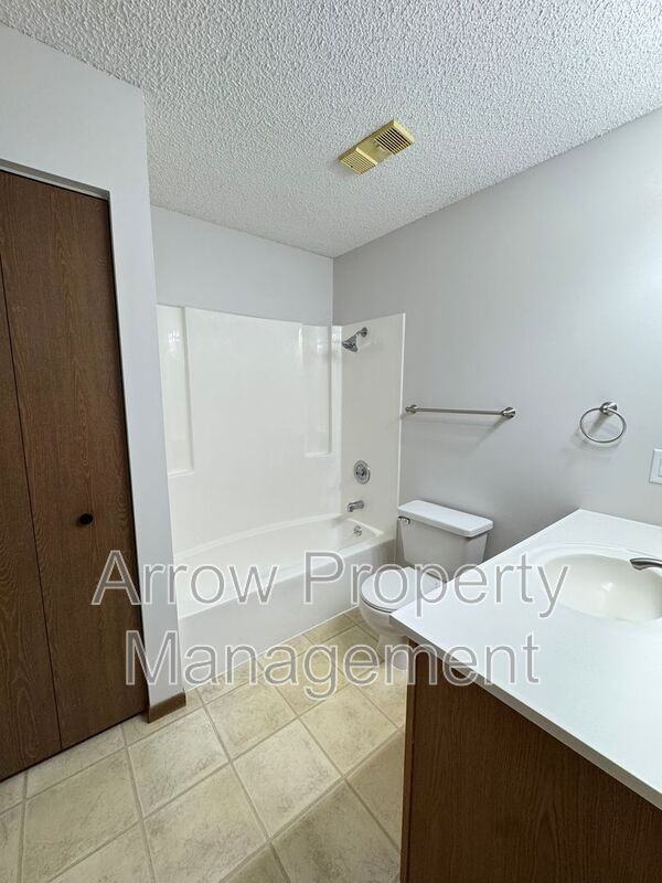 3405 Holdrege Street #304 - Photo 7 of 12