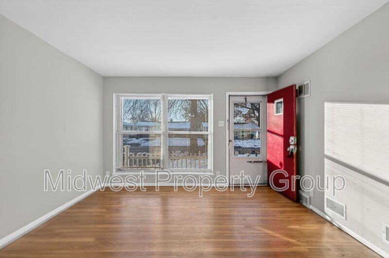 10406 Hobkirk Drive - Photo 6 of 31