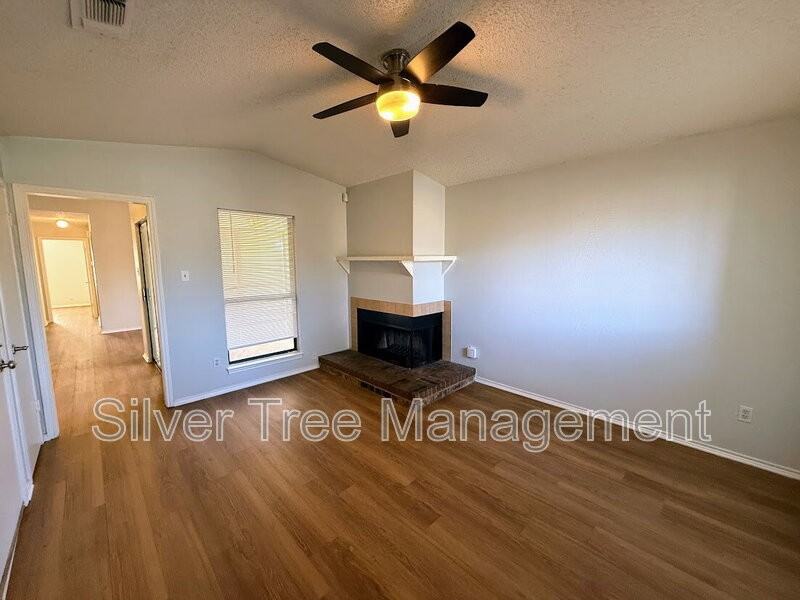 6847 S Creek Dr - Photo 2 of 28