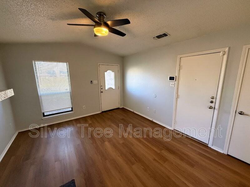 6847 S Creek Dr - Photo 4 of 28