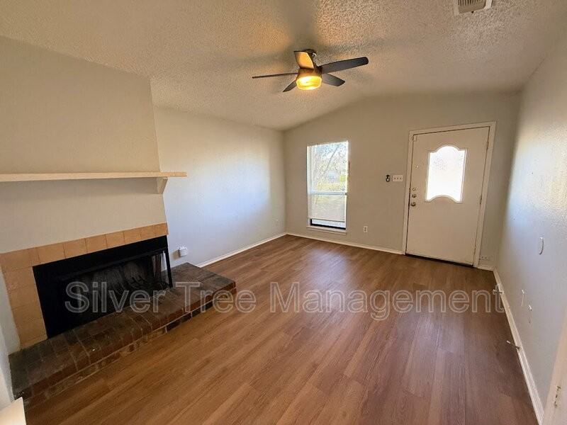 6847 S Creek Dr - Photo 5 of 28