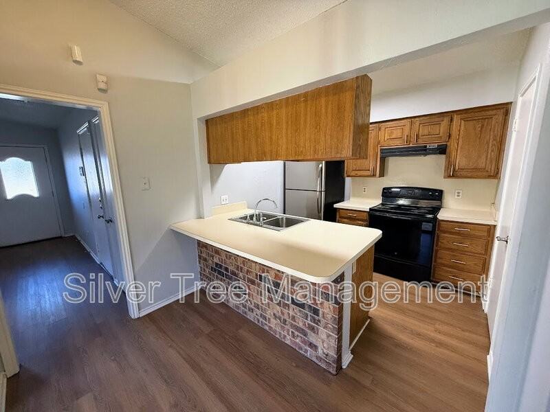 6847 S Creek Dr - Photo 7 of 28