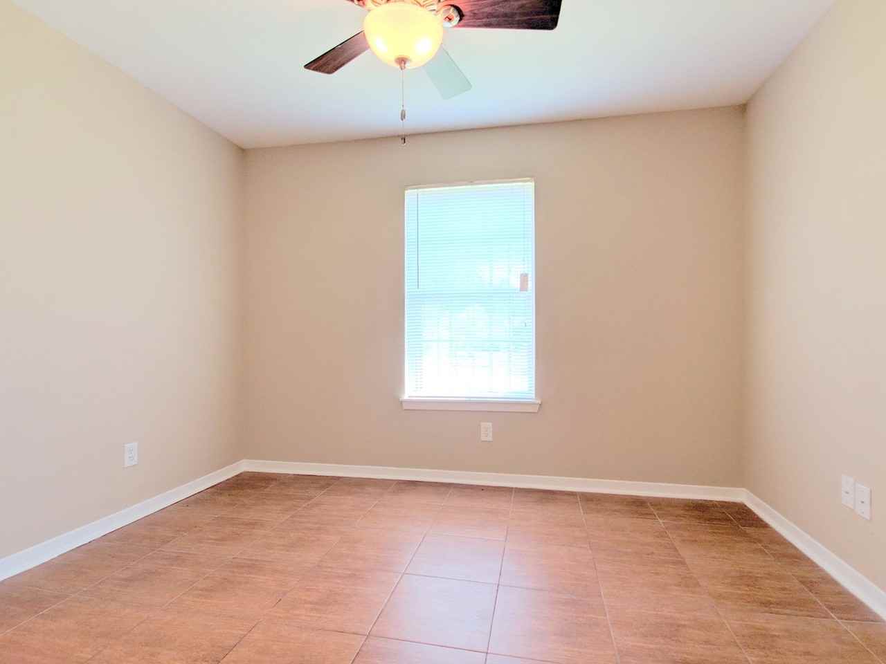 10962 Buffum St - Photo 6 of 13